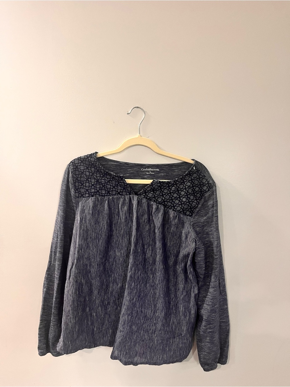 Bohemian croft & barrow Charcoal Gray Long Sleeve Top with Black Lace Yoke